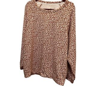Lou Grey Animal Print Soft and Cozy Top Size L